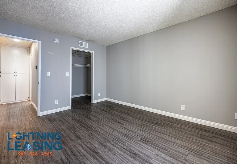 14201 Victory Blvd #217 — Photo 17