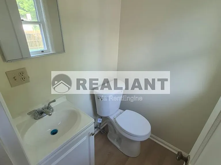 2717 Dakota Ave — Photo 8