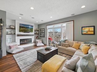 11907 Emery Village Dr N, Champlin, MN 55316