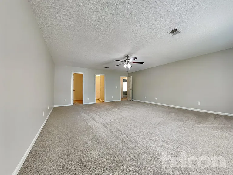 121 Eagle Pointe Dr — Photo 7