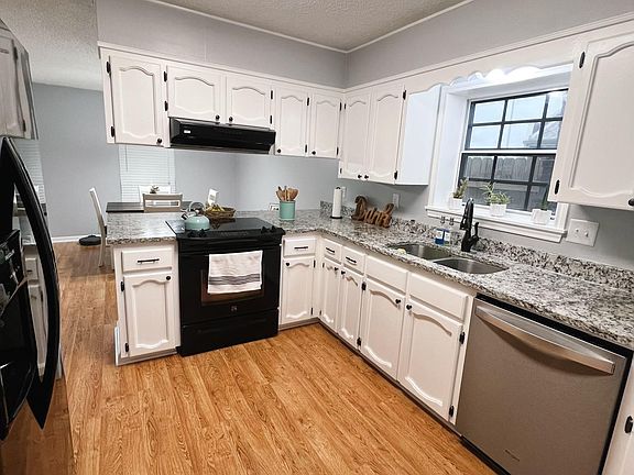 5th image of 200 Turtle Creek Dr