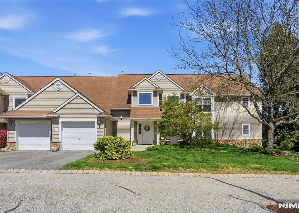 1st image of 38 Bourne Cir