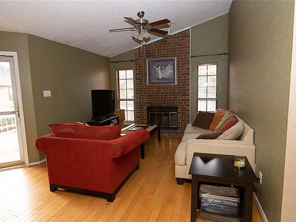 2nd image of 1104 Quail Valley Ln Unit 217