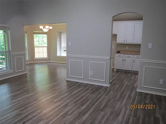4th image of 714 Mr Haney Dr