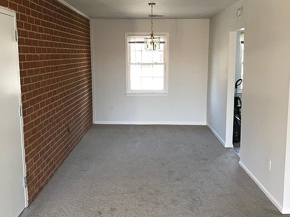 2nd image of 762 Quince Orchard Blvd #20