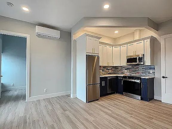 2nd image of 32-62 83rd St #3Z