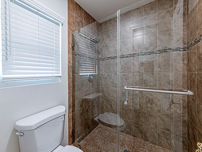 2400 W Commonwealth Ave #C — Photo 14