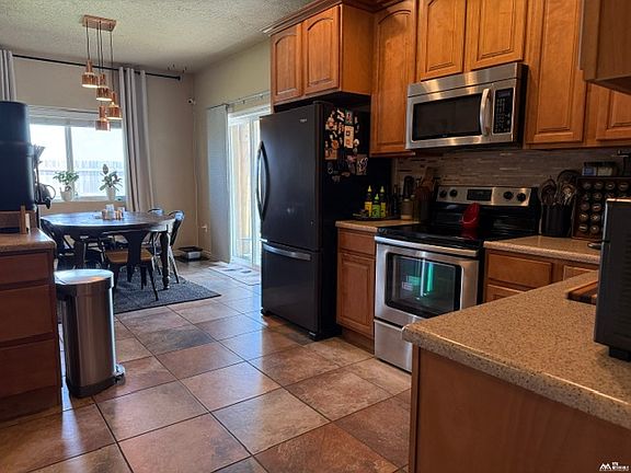 5th image of 1916 Hali Ln