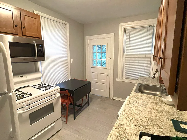206 Oakview Ave #1 — Photo 5