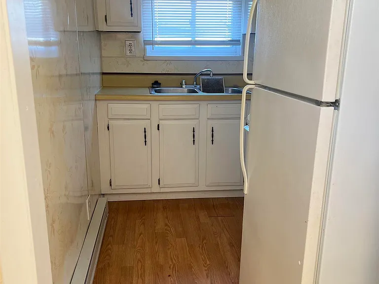 230 Cornell Ave — Photo 16