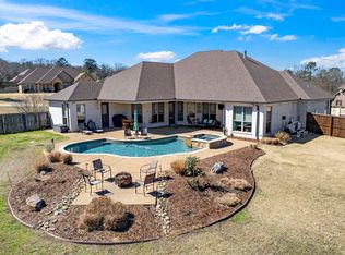 155 Ashbriar Ln, Longview, TX 75605