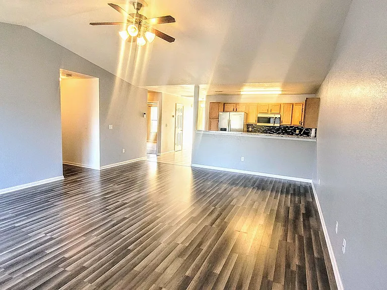 21084 Homer St #B — Photo 15