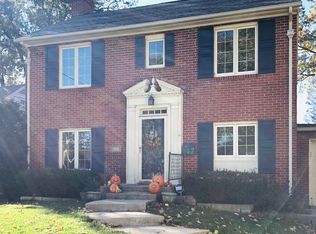 2406 Raymond Dr, Des Moines, IA 50310