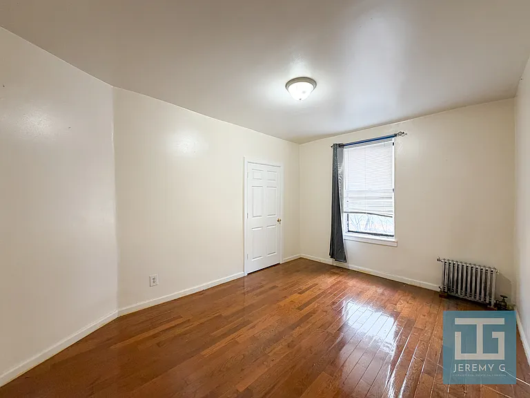 4996 Broadway #4B — Photo 6