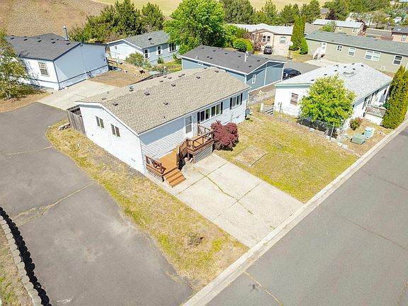 2nd image of 255 NW Golden Hills Dr Space 11