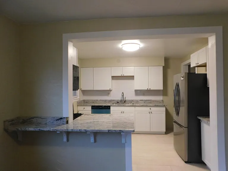 1460 W 6th Ave #A — Photo 2