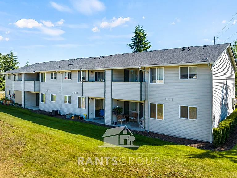 Yelm Creek Apartments — Photo 15