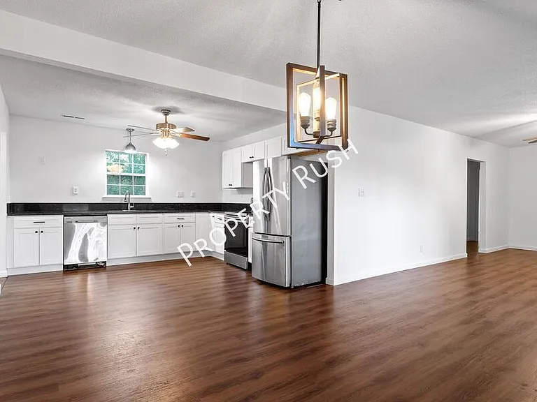 3404 Frawley St — Photo 11