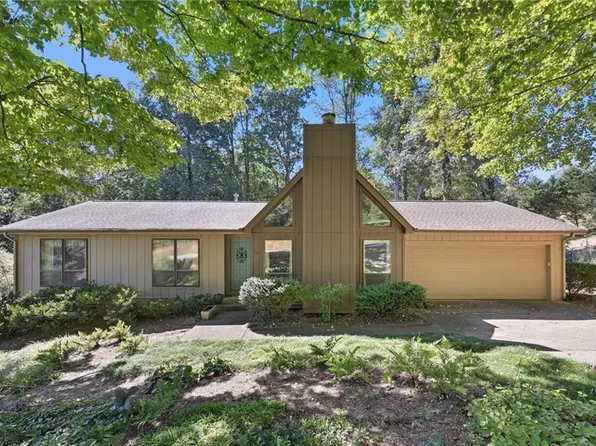 943 Parkhill Pl, Gainesville, GA 30501