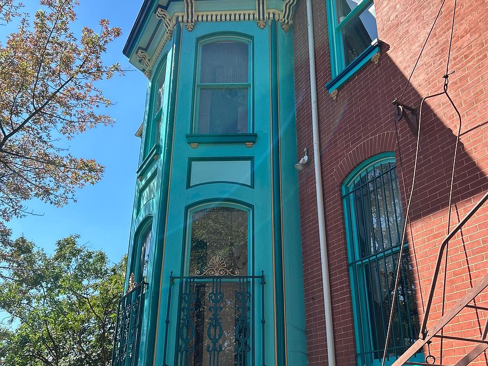 Front bay. Dormers are part of Apt 3