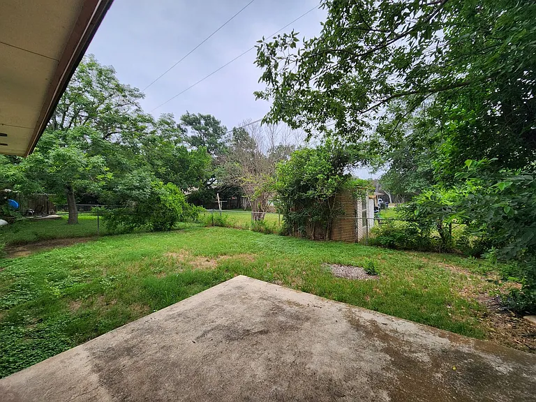 317 Briarwood Dr — Photo 26