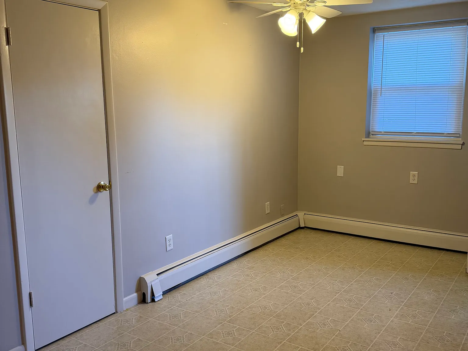 2 bed, 1000 sqft, $875 — Photo 2