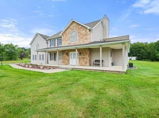 1 Pella Ct, Wallkill, NY 12589