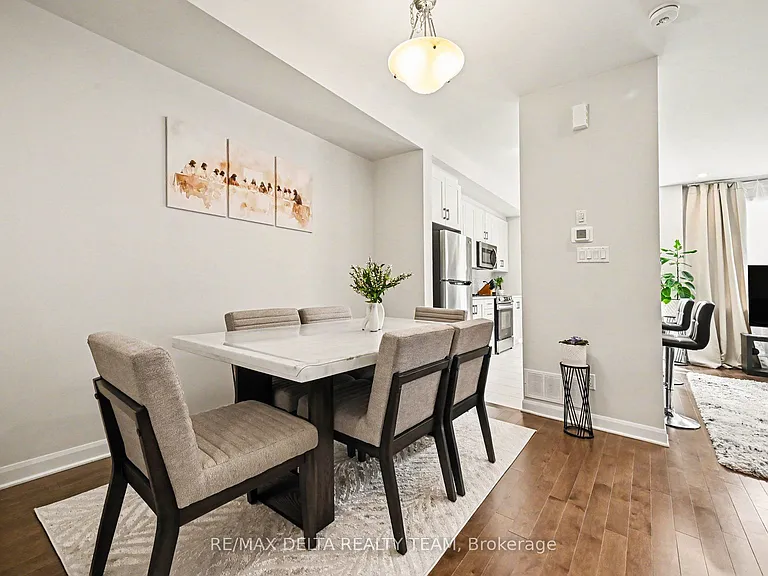 505 Convenire Row — Photo 6