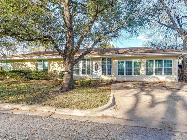 3244 Lubbock Ave