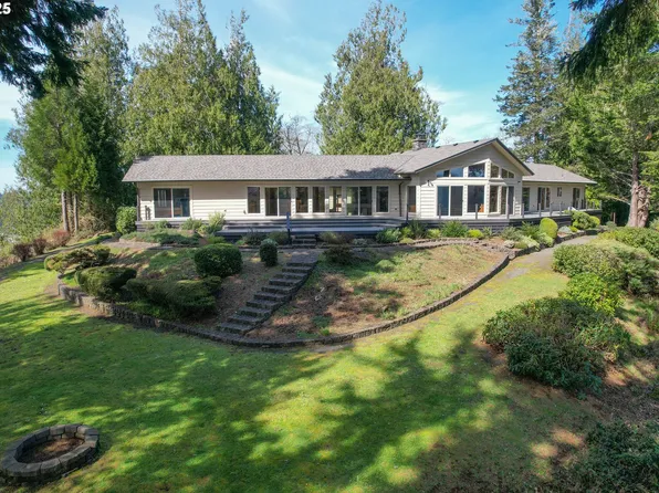 300 Council Hill Way, Lakeside, OR 97449