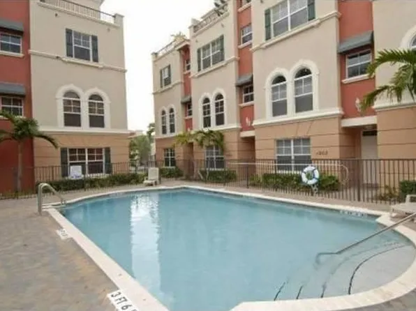 1033 NE 17th Way #902, Fort Lauderdale, FL 33305