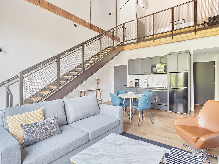 1405 S Flores St — Photo 9