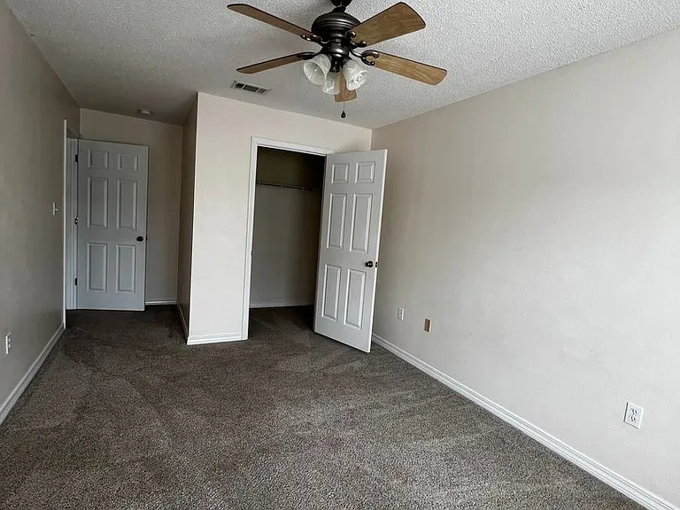 202 Johnson Ct — Photo 5