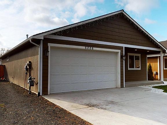 2nd image of 6206 E 7th Ln