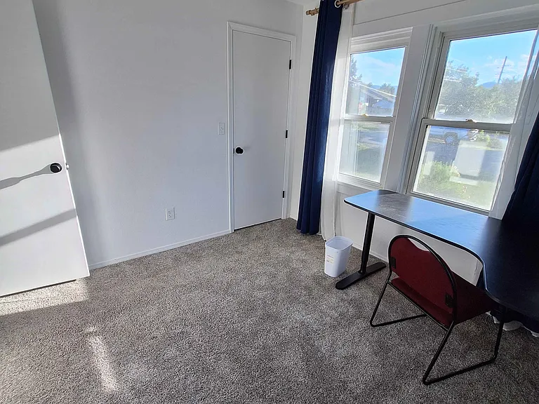 Front Bedroom. Desk included if wanted.