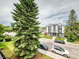 1301 N 17th Ave NW #304, Calgary, AB T2M0R2