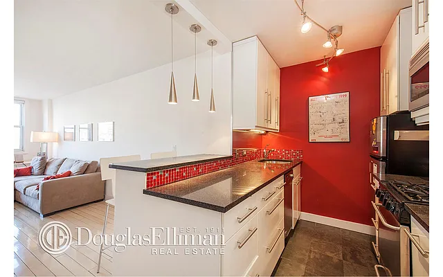 Rented by Douglas Elliman | media 19