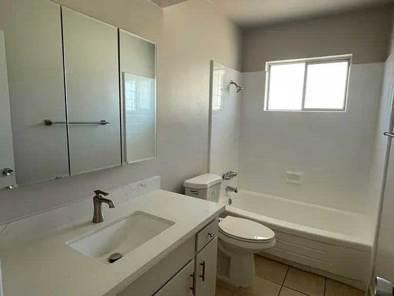 731 N Azusa Ave — Photo 21