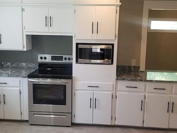 3rd image of 2534 E Sidney Ave