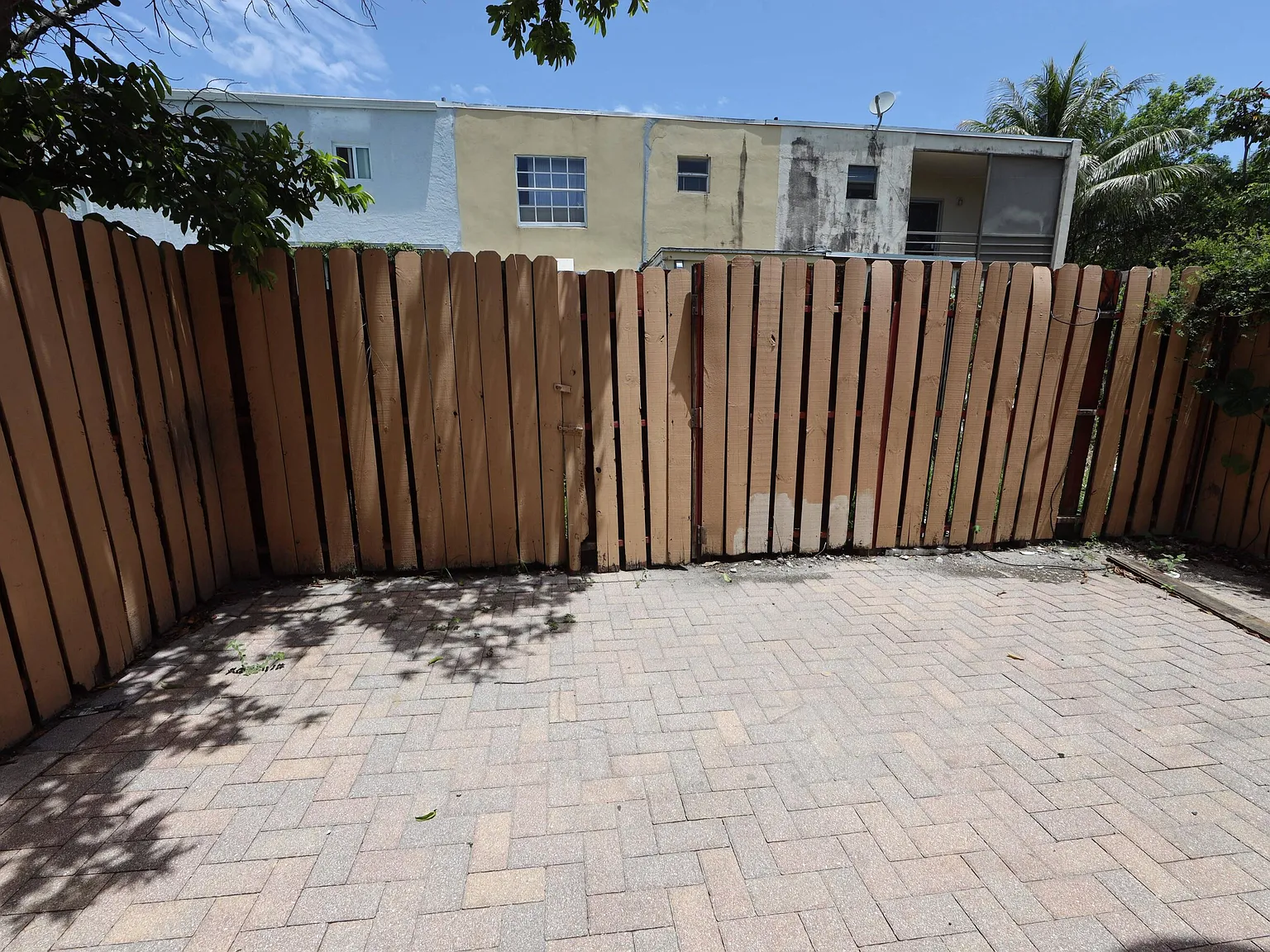4 bed, 2.5 bath, 1704 sqft, $3,350 — Photo 4