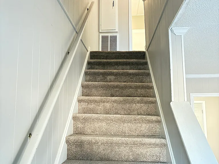 1612 Dartmore Dr N #A — Photo 10