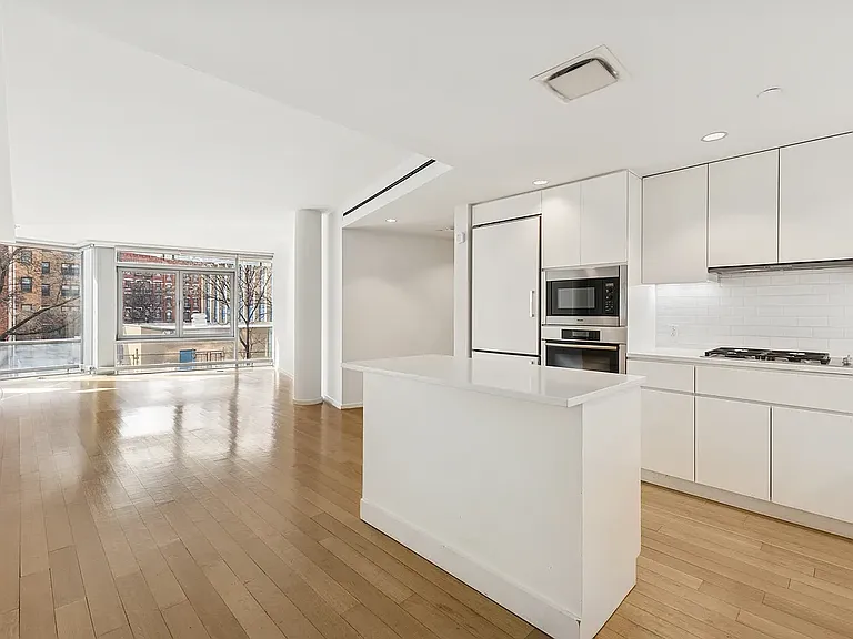 425 W 53rd St #205 — Photo 16