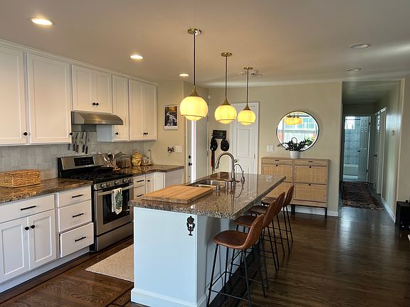4th image of 2583 Hazelwood Way