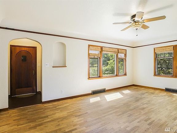 3rd image of 115 Olympic Ave