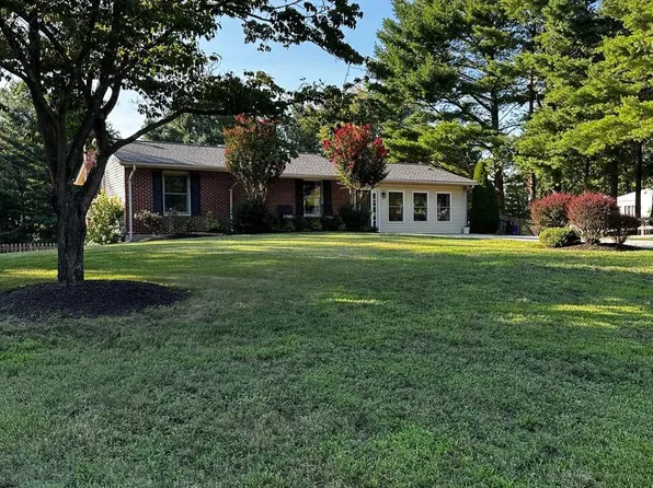 4616 Warpath Dr, Hampstead, MD 21074