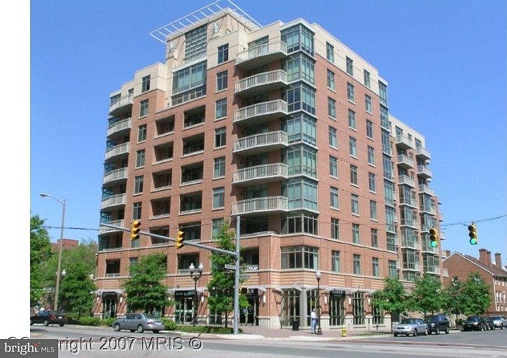 1st image of 1000 N Randolph St APT 701
