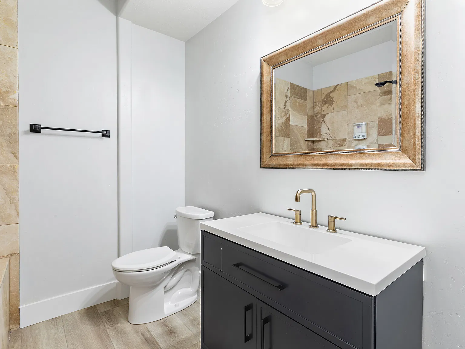 8 bed, 5800 sqft, $5,300 — Photo 3