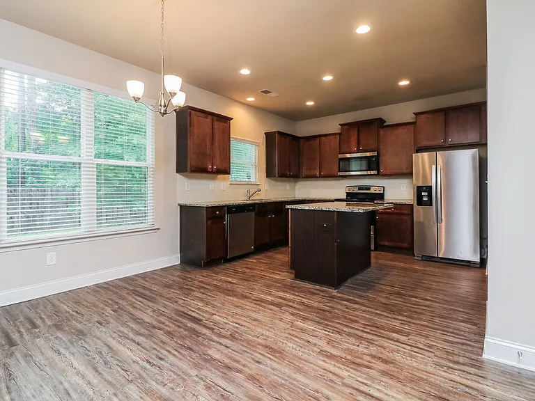 279 Faron Dr SW — Photo 9