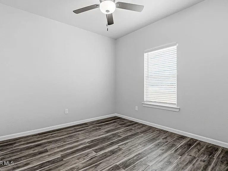 6070 Zinc Hill St — Photo 13