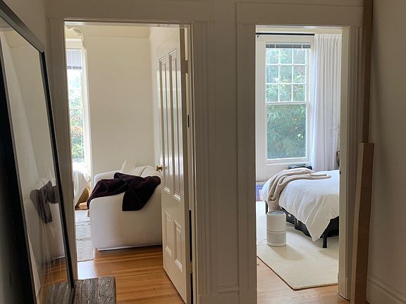 3rd image of 3554 Sacramento St #1